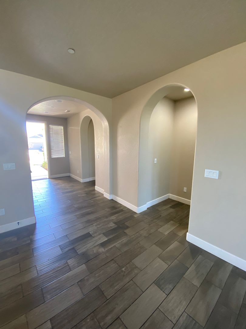 Don't miss this newer 4 bedroom home in northwest Hanford.... – photo 4