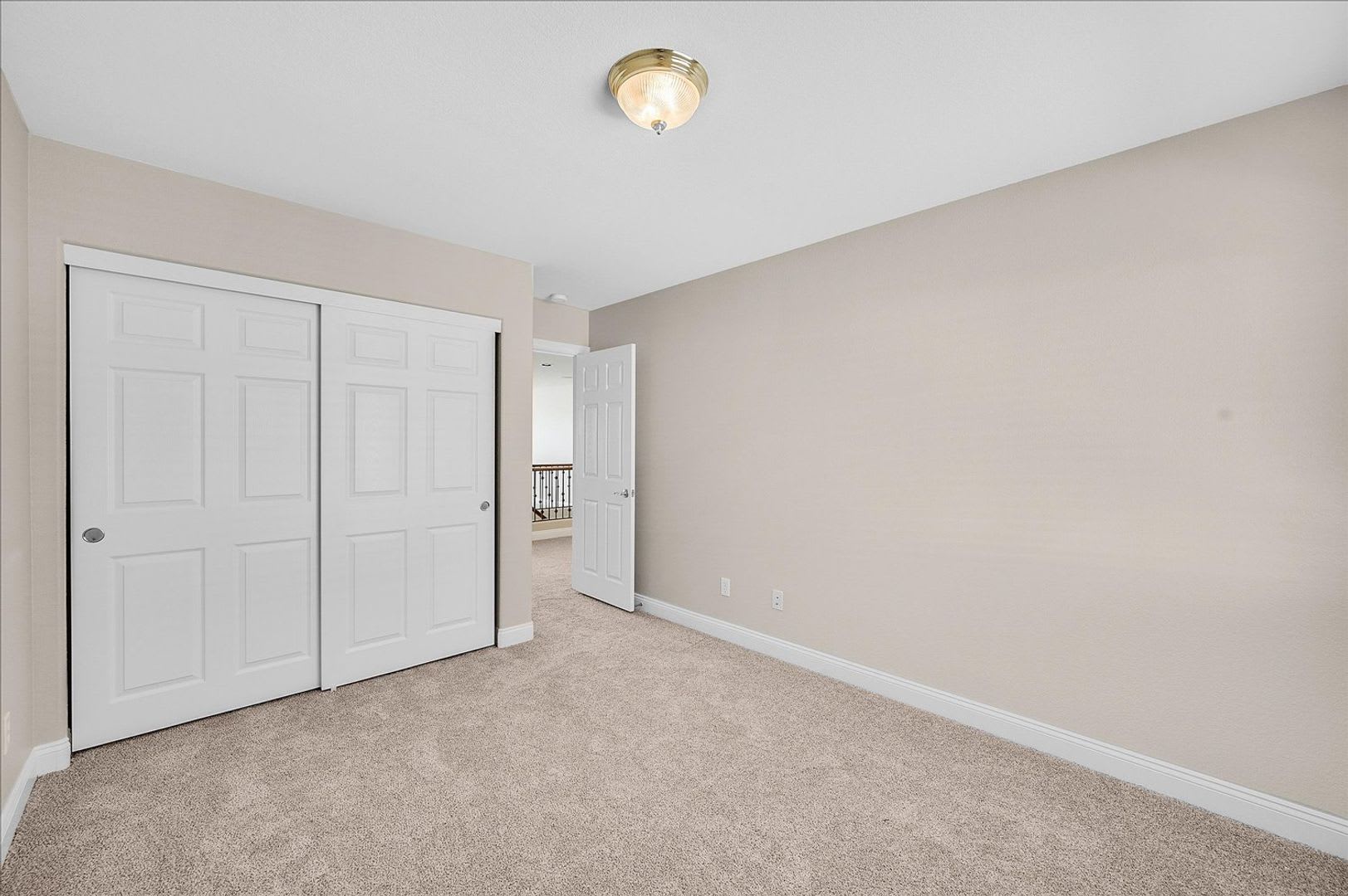 Great 2 Story Home With Sparkling Pool Located Inside Guard Gated Southern Highlands – photo 2