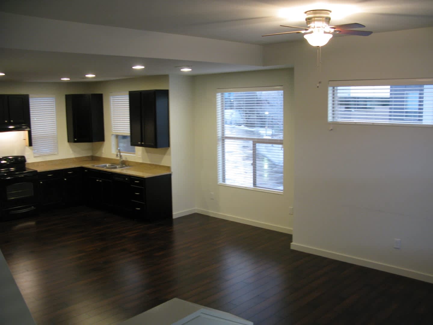 Modern End Unit 3 Bedroom Townhome with Solar. – photo 3