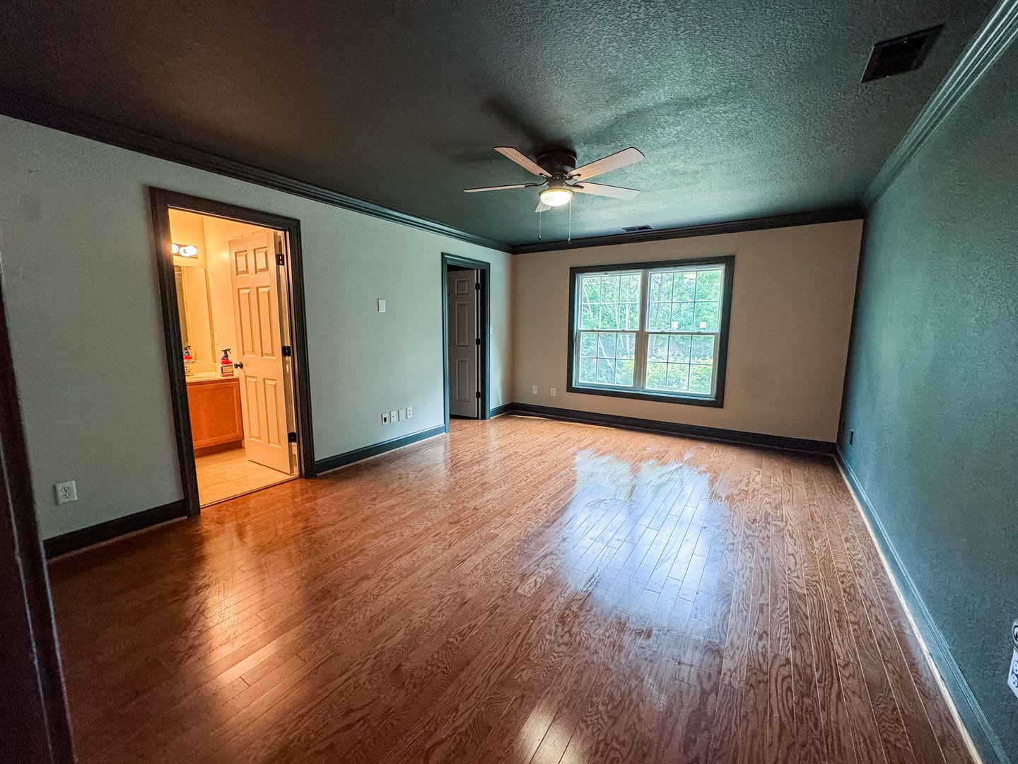 3-Bedroom Townhouse in Virginia Beach – photo 2