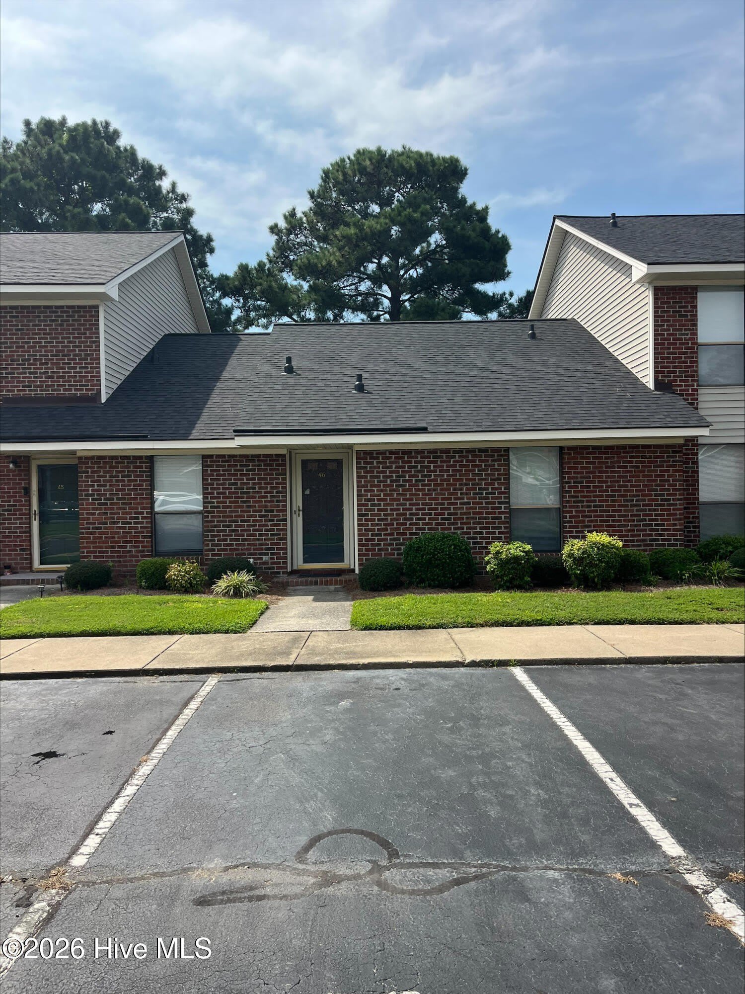 46 Upton Drive – photo 1