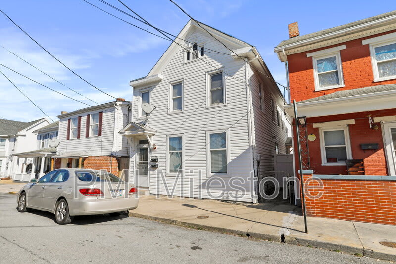 721 2Nd St – photo 2