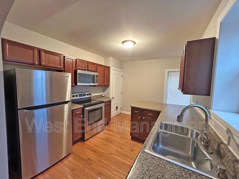 1108 Collingwood Dr – photo 2
