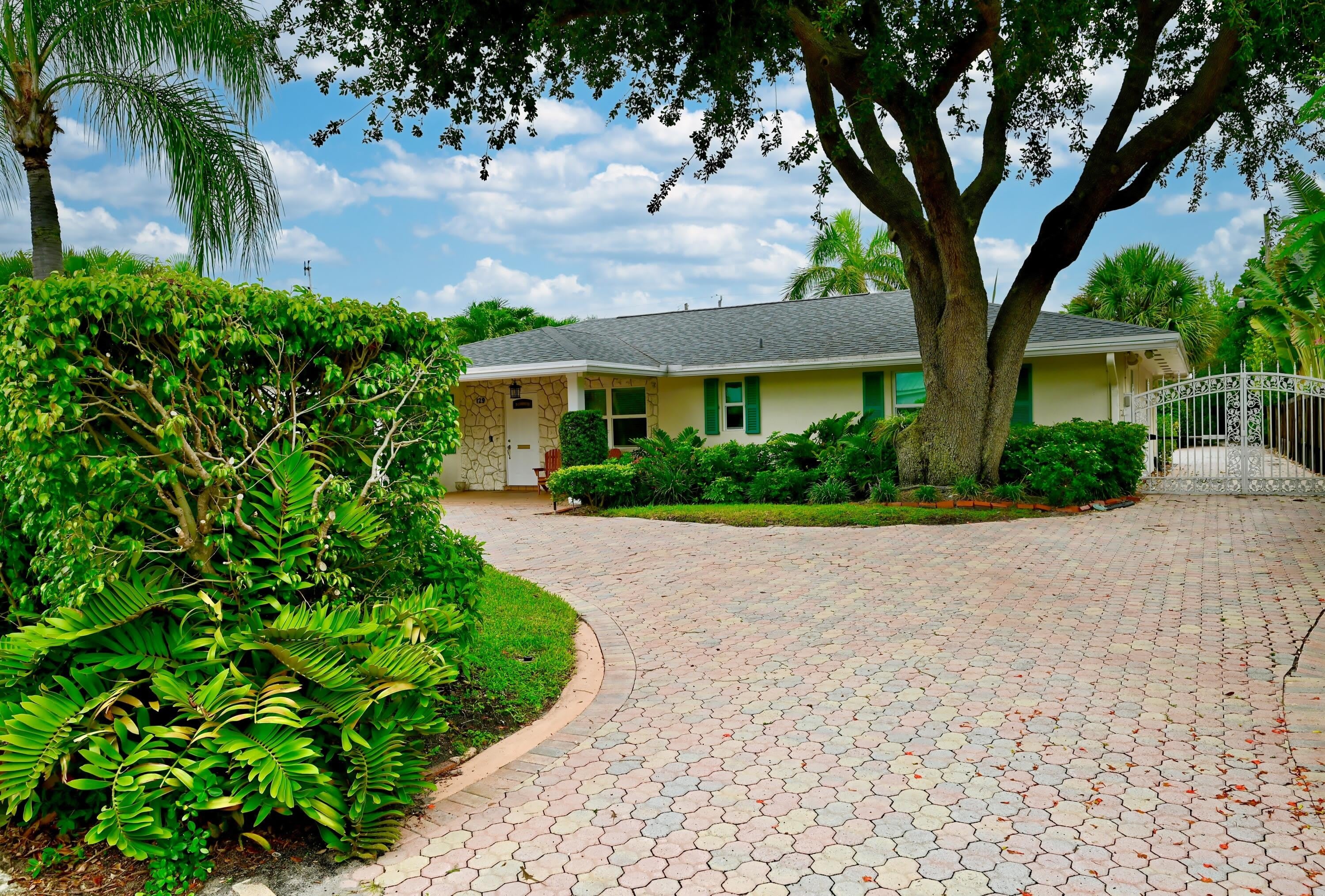 129 Alhambra Place – photo 2