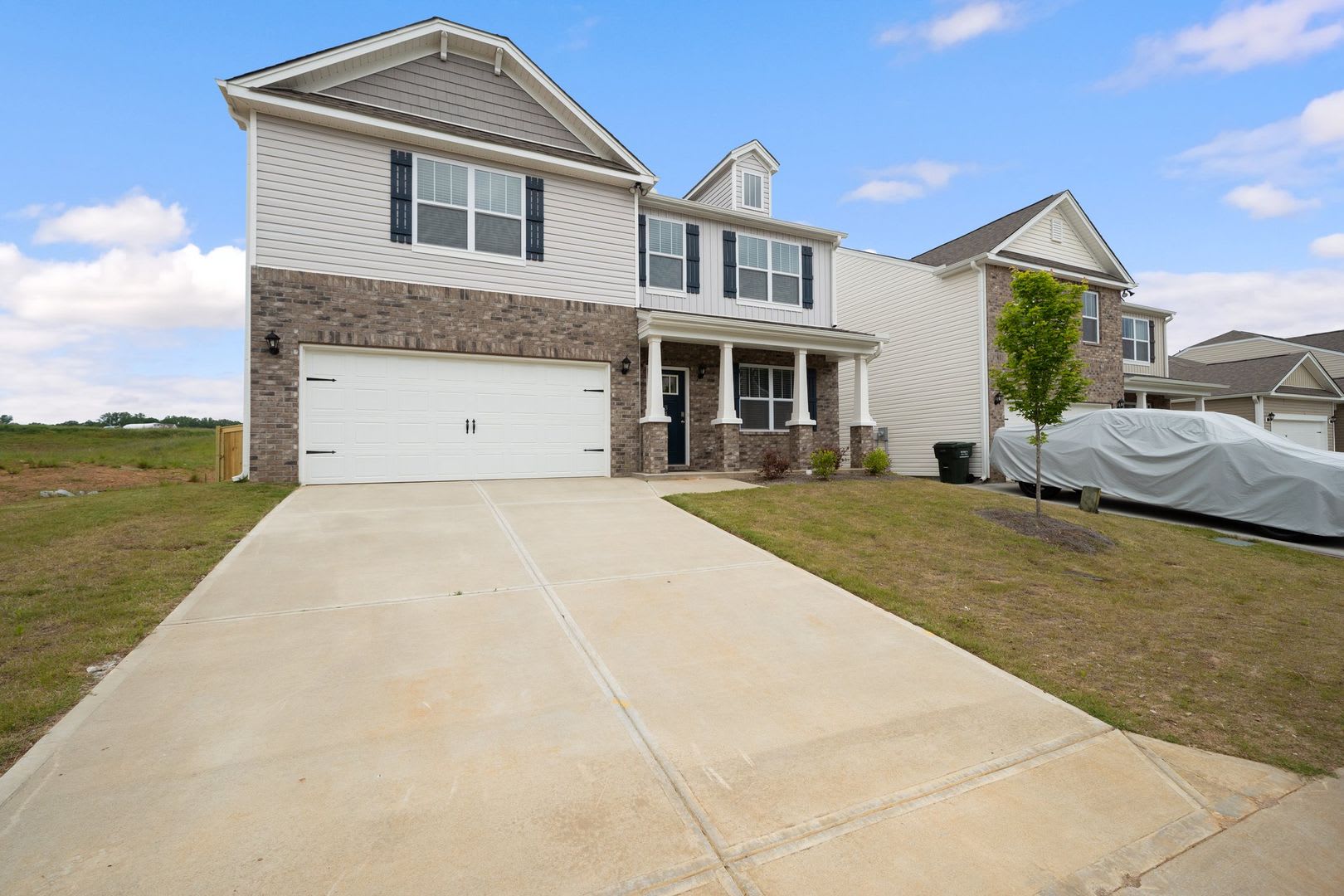 4 BD, 2.5 BA, 2 Car Garage, Home Office – photo 3