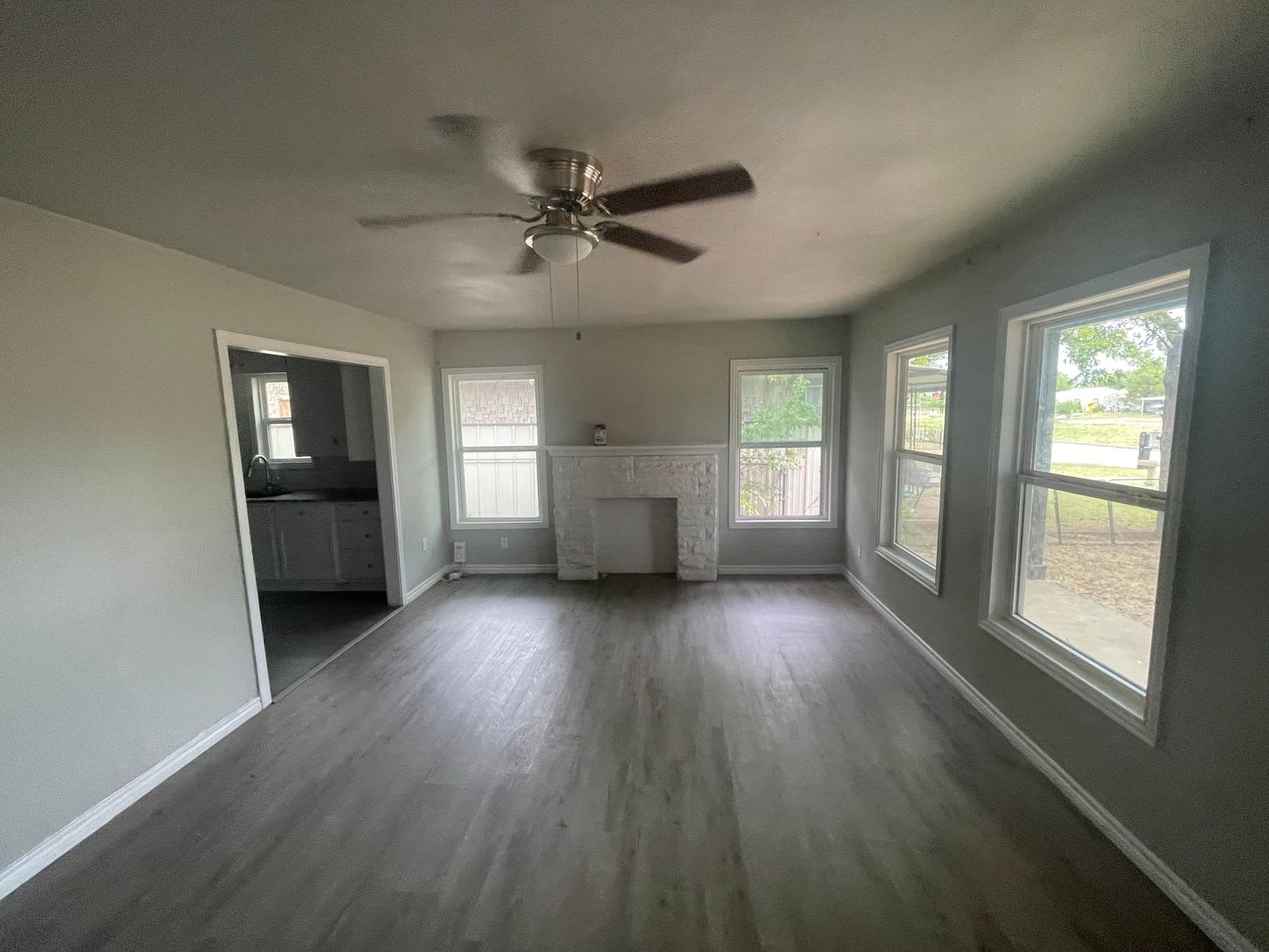 3 bedroom, 2 bath – photo 3