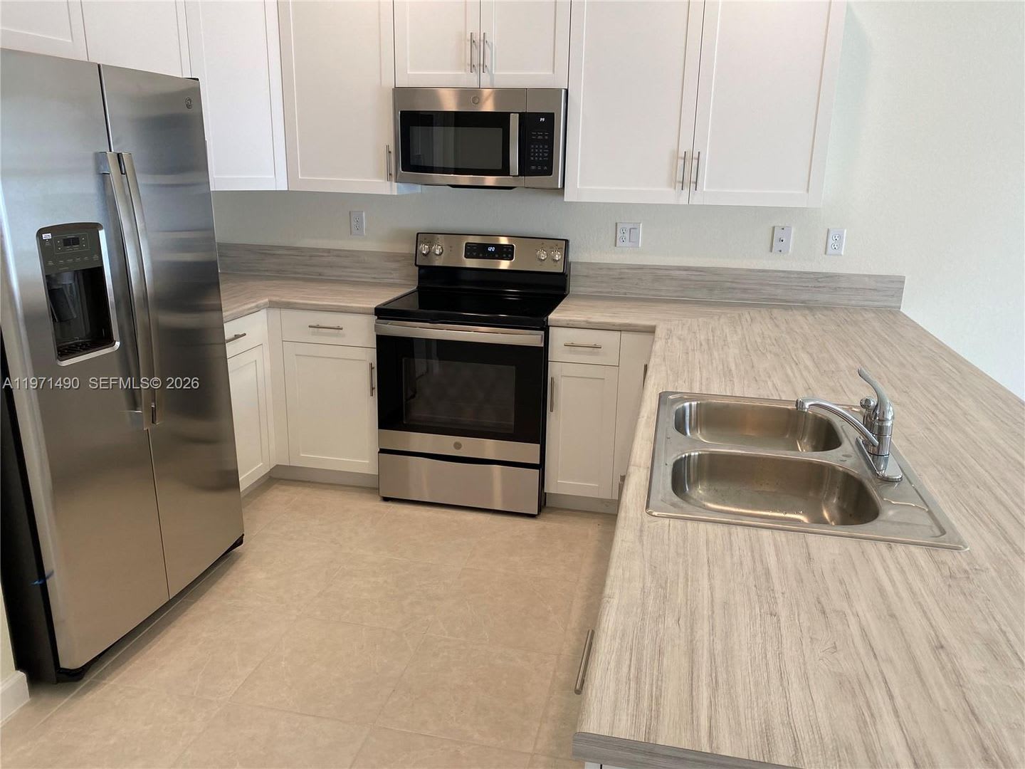 11379 W 34th Way, Hialeah, FL 33018 – photo 1