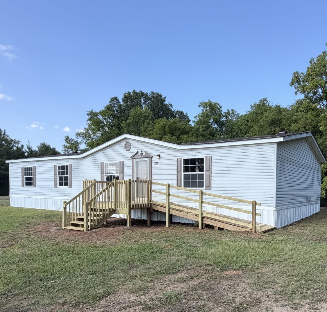109 Corn Rd – photo 2