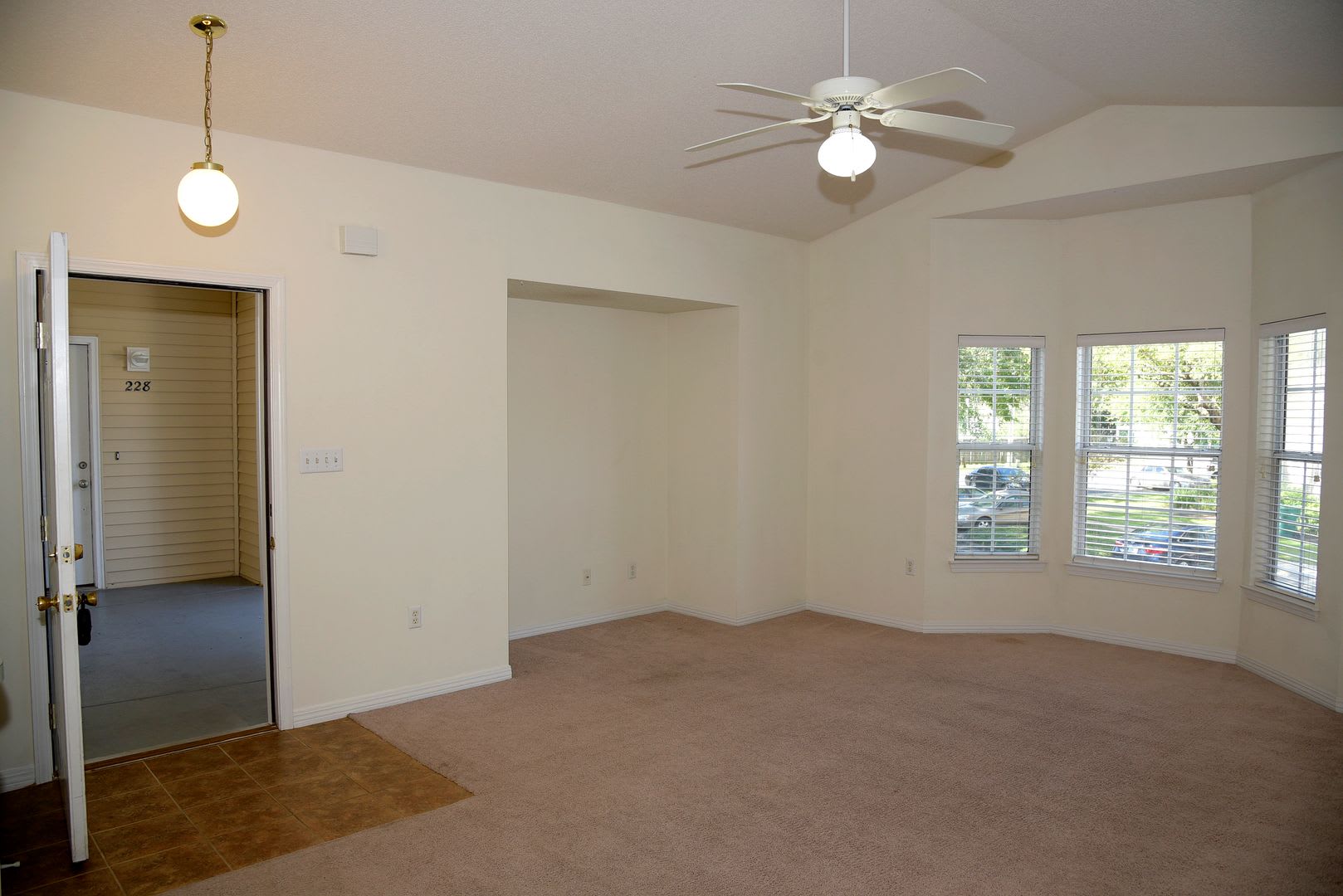 Second Floor Unit at The Oaks! – photo 5