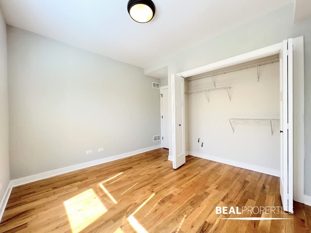 2203 W Eastwood Ave – photo 4