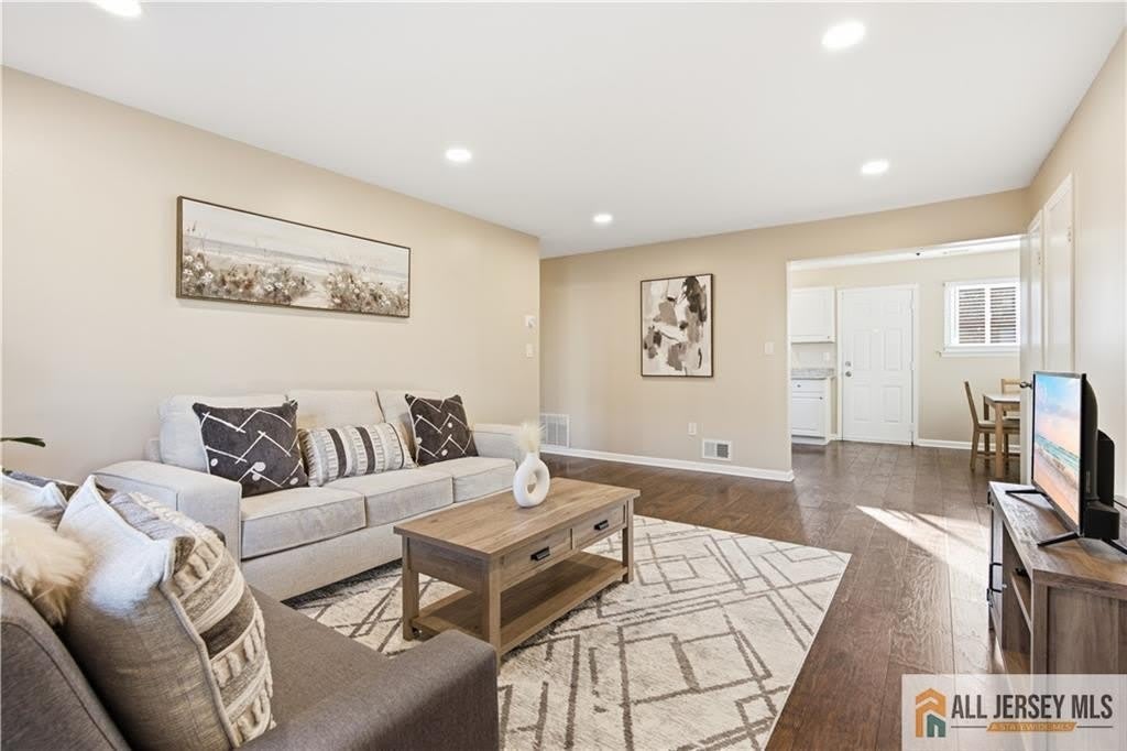 609 N Oaks Boulevard – photo 4