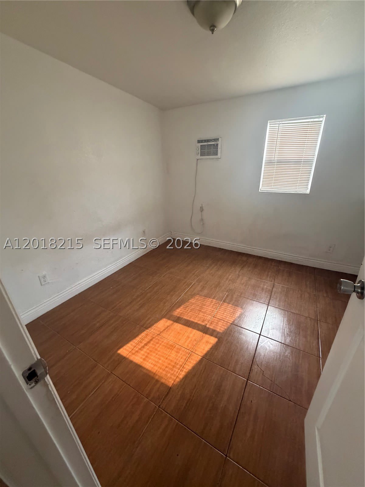 410 N 58th Ave – photo 4