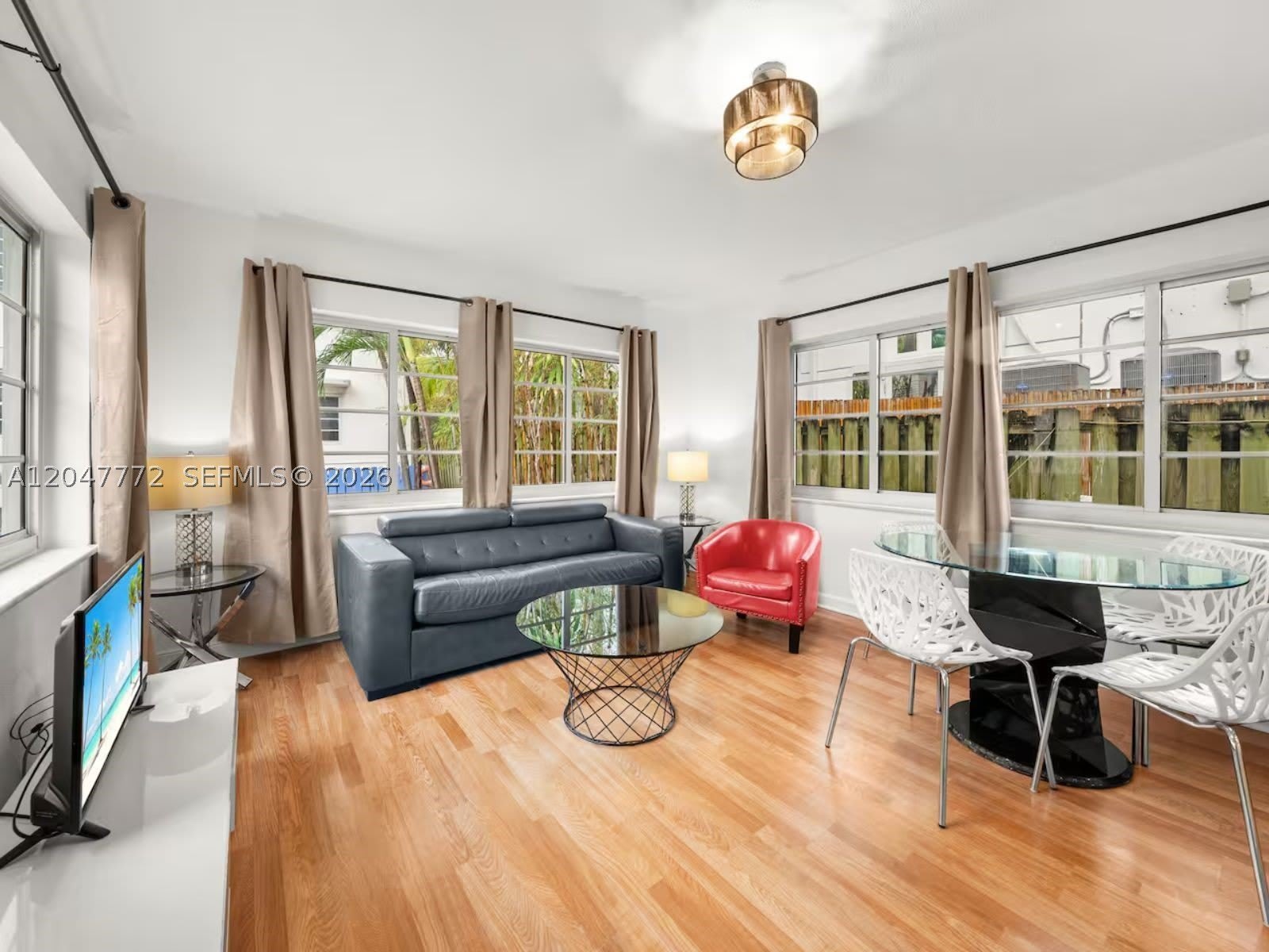 1032 Michigan Ave – photo 4