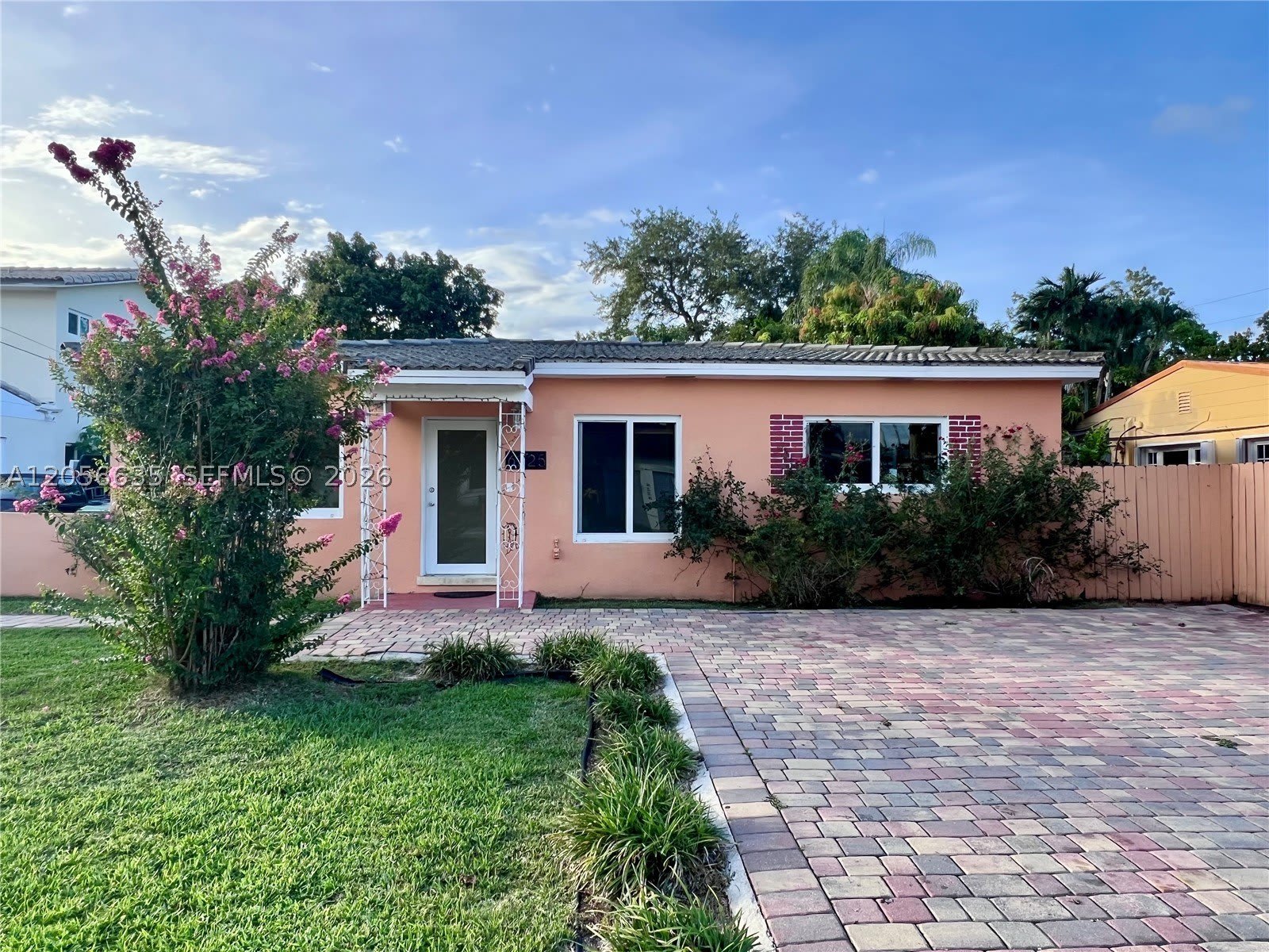 6225 SW 26th St – photo 1