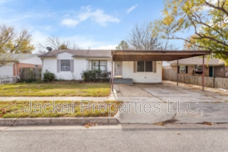 814 East Centennial Street – photo 1
