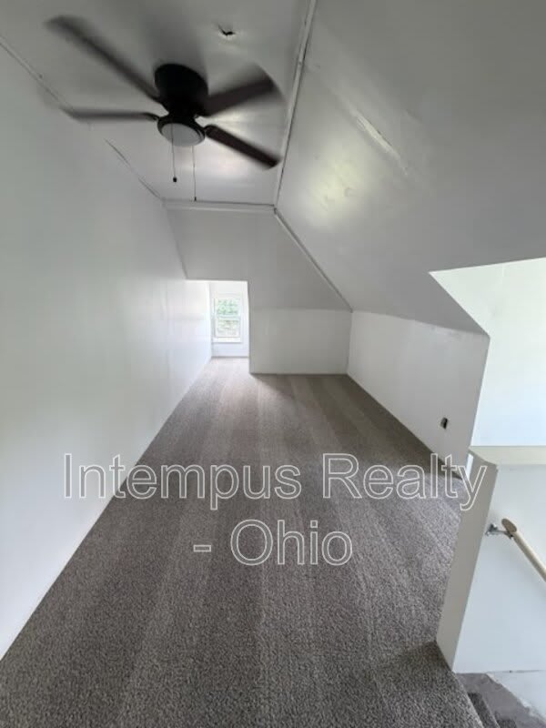 550 W Myrtle Ave – photo 3