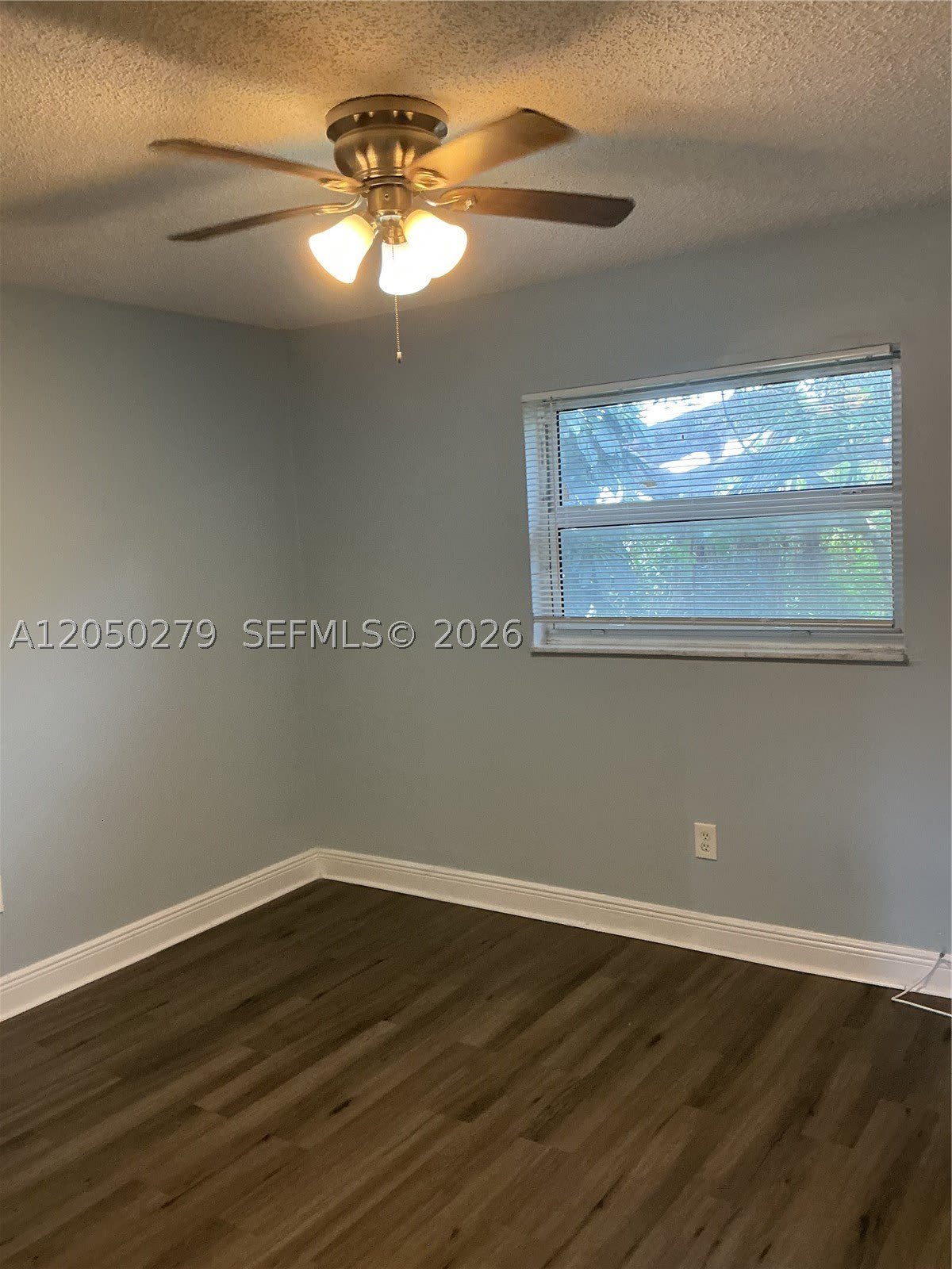 2137 Hayes St – photo 5