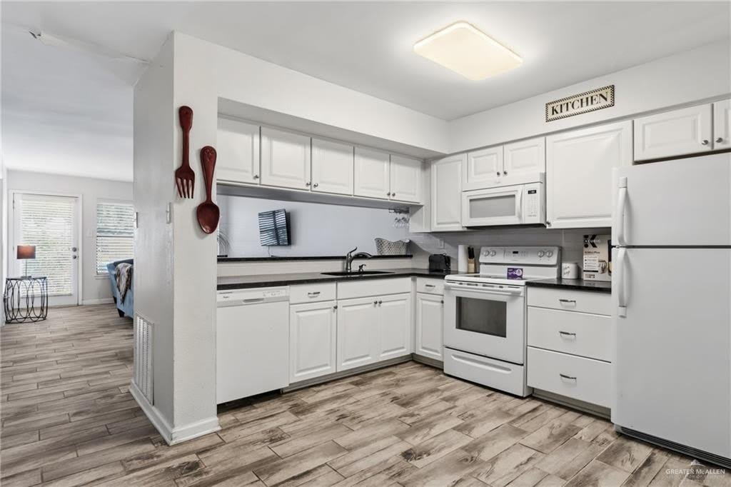 2900 Ashley Drive – photo 4