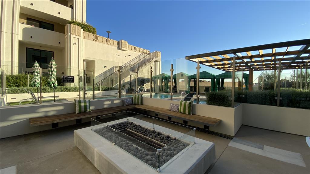The Mansfield At Miracle Mile – photo 3