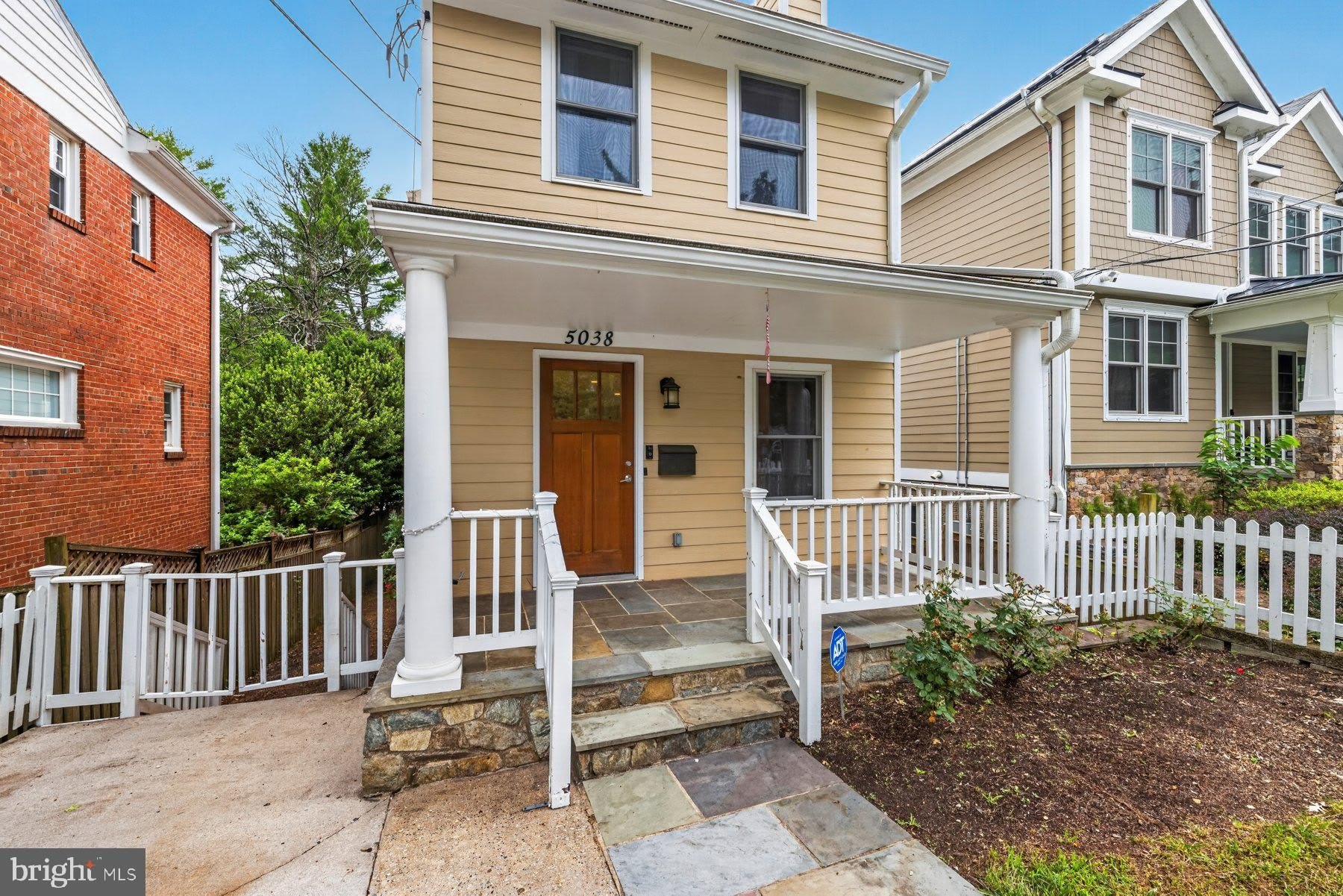 5038 SHERIER Place NW – photo 4