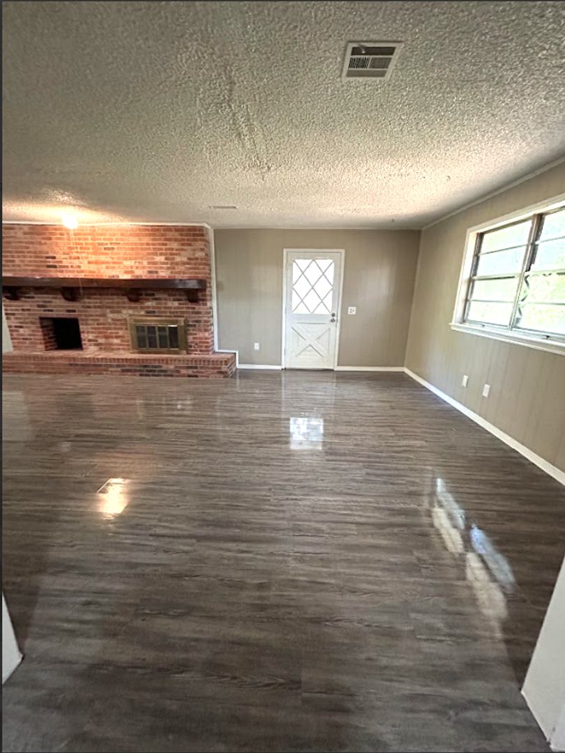 Spacious 5-Bedroom Home with Modern Updates and a Cozy Fireplace – photo 2