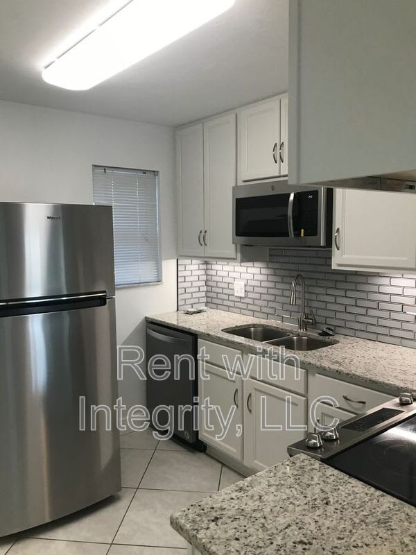 156-D Locke St – photo 1