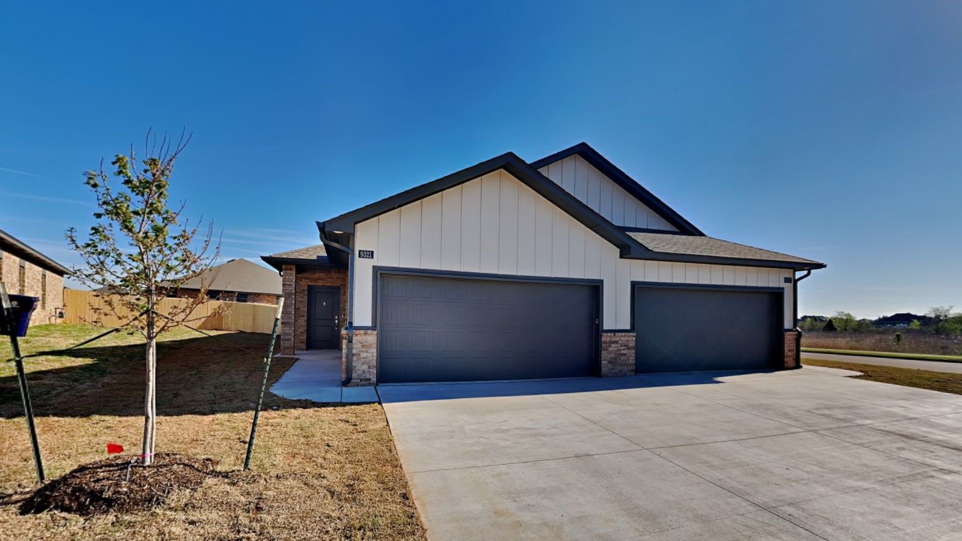 *LEASING SPECIAL*Luxury 3 Bedroom 2 Bathroom Duplex with 2 Car Garage in Piedmont Schools – photo 2