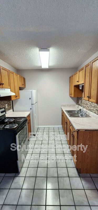 205 1/2 John St. – photo 4