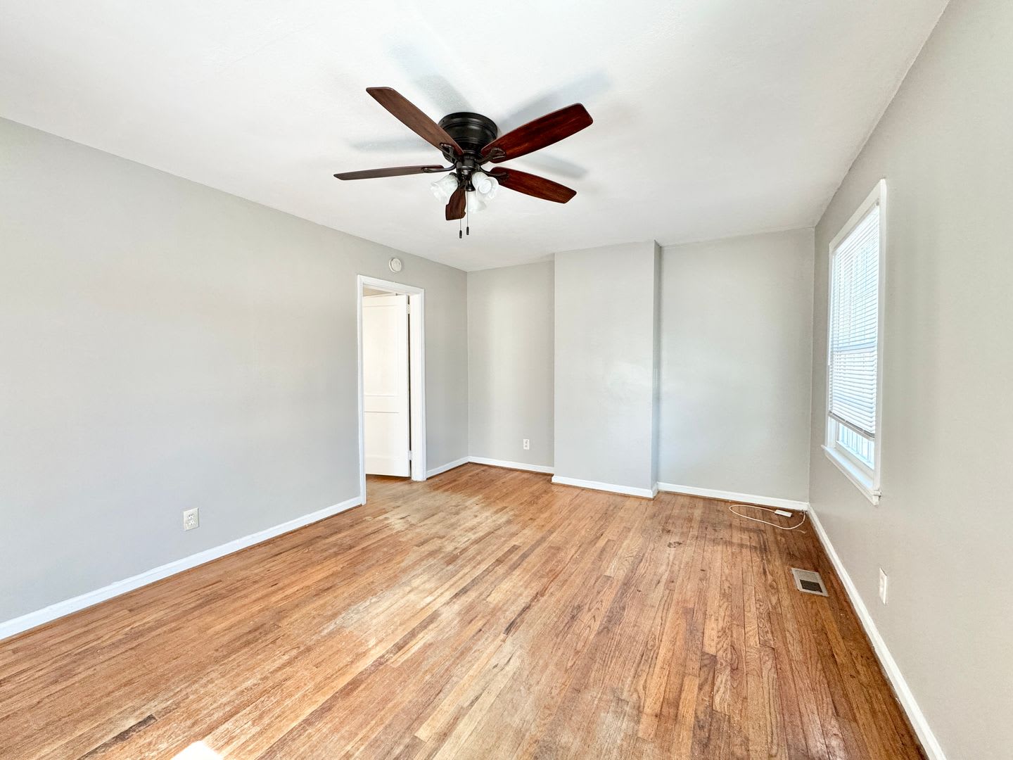 1006 E Side Drive – photo 2