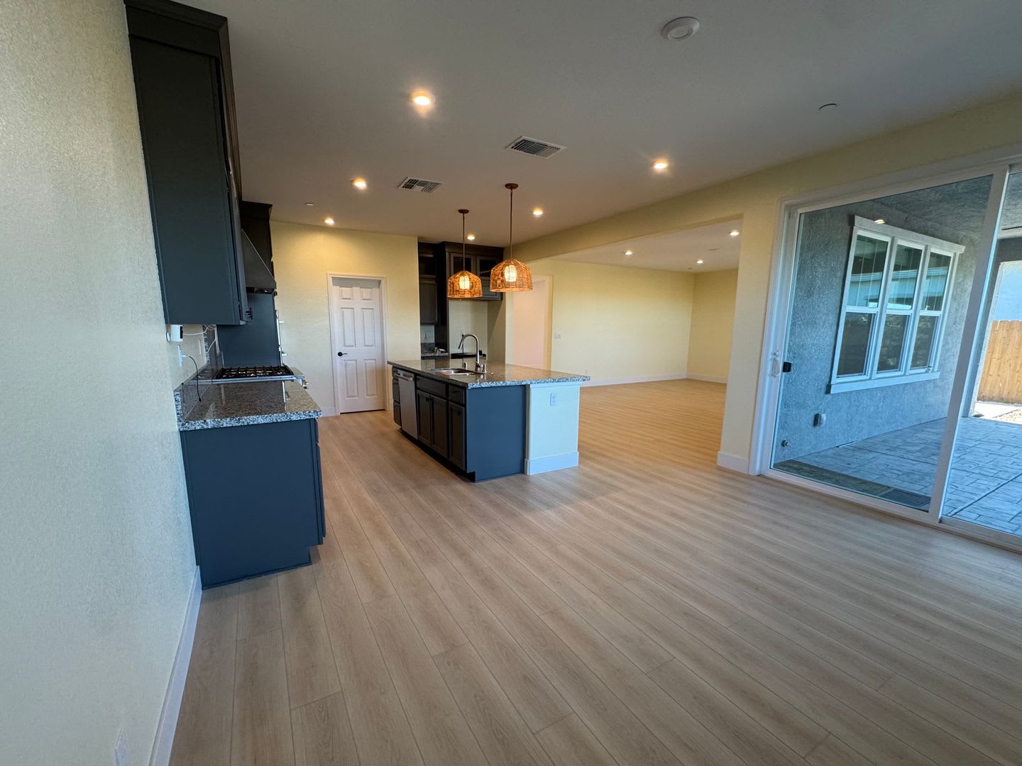 Beautiful 4 Bed 3 Bath 2 Story 2 Car Garage with Solar! – photo 5