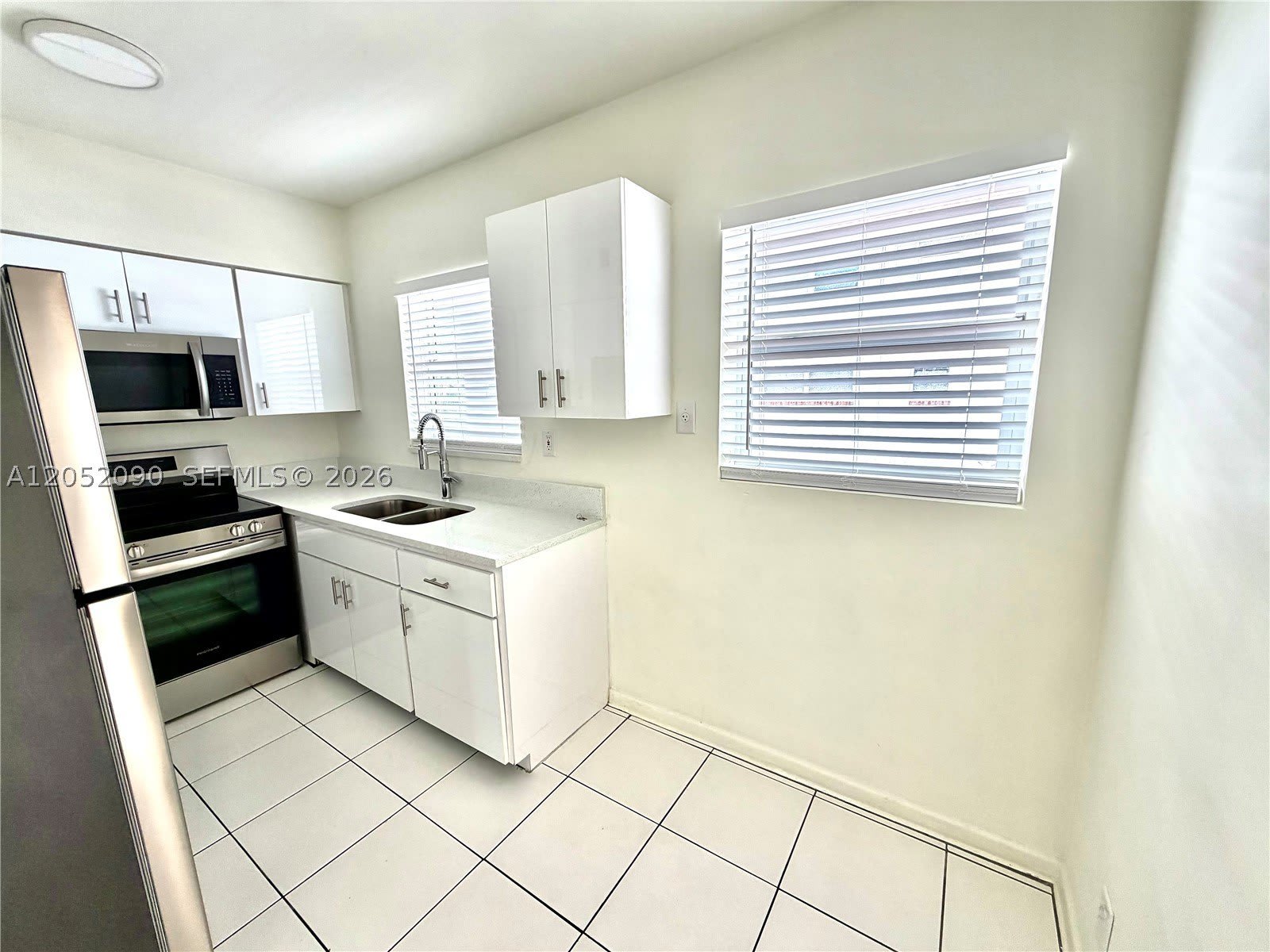 2352 NE 9th St – photo 5