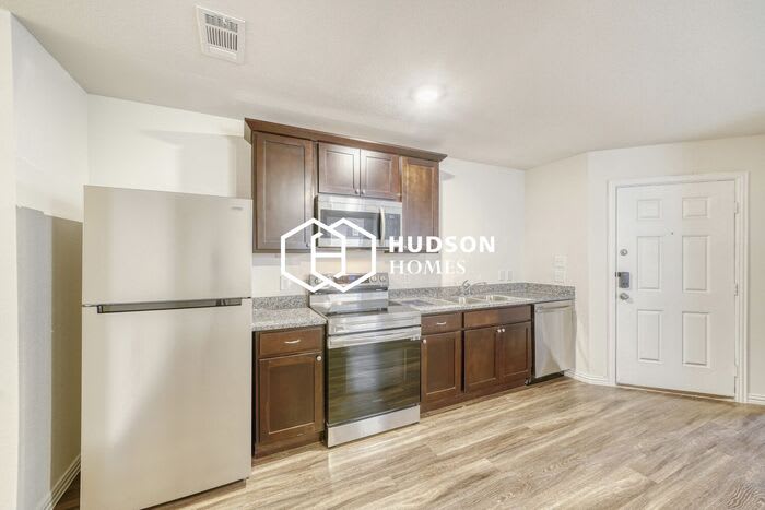 605 South 13th Street – photo 4