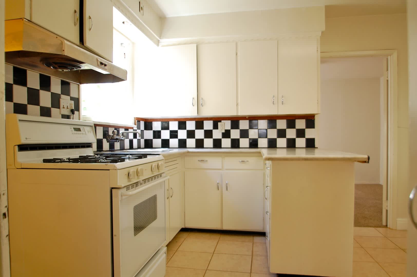 2100C – photo 5