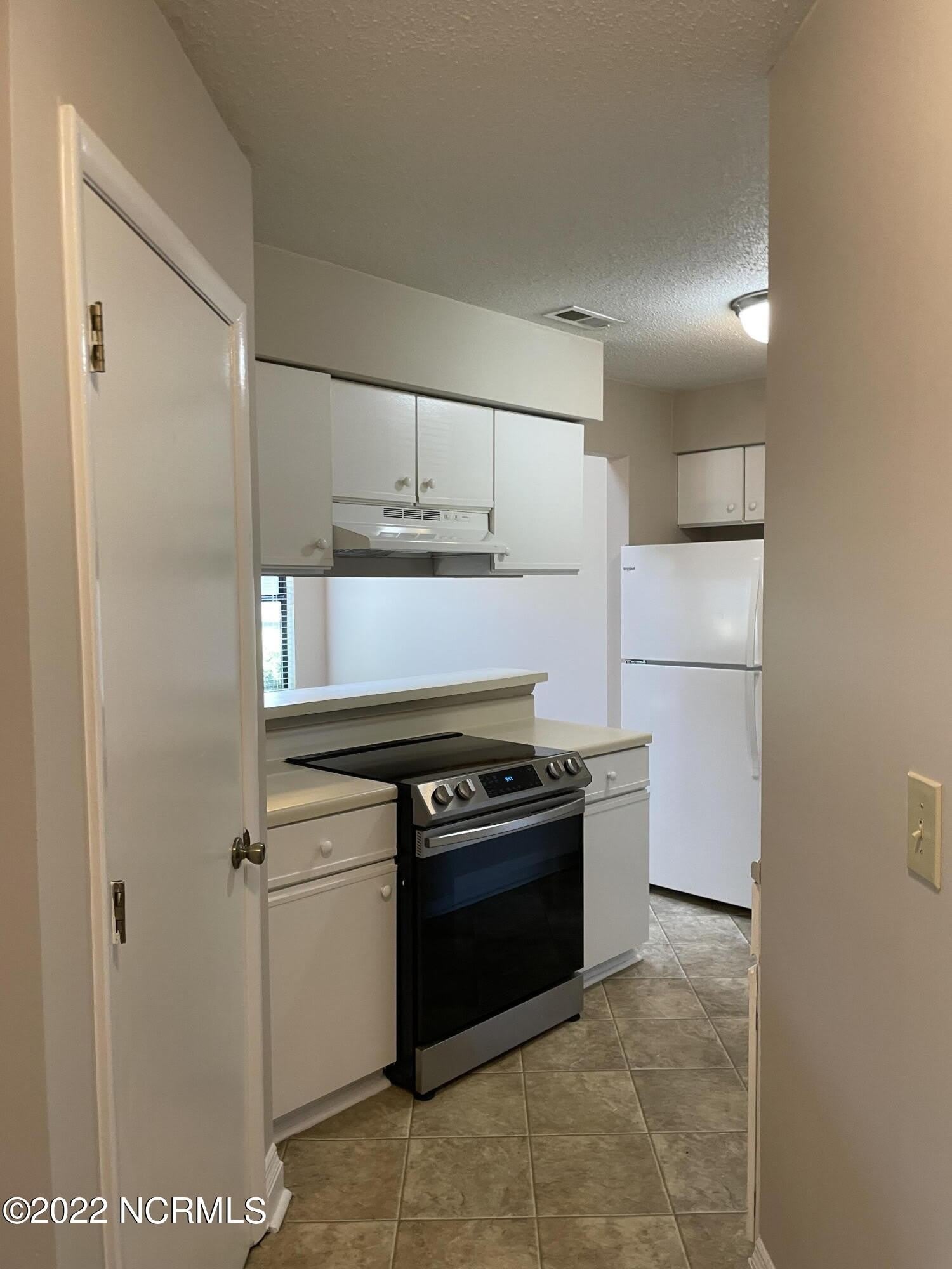 724 Azalea Drive – photo 4