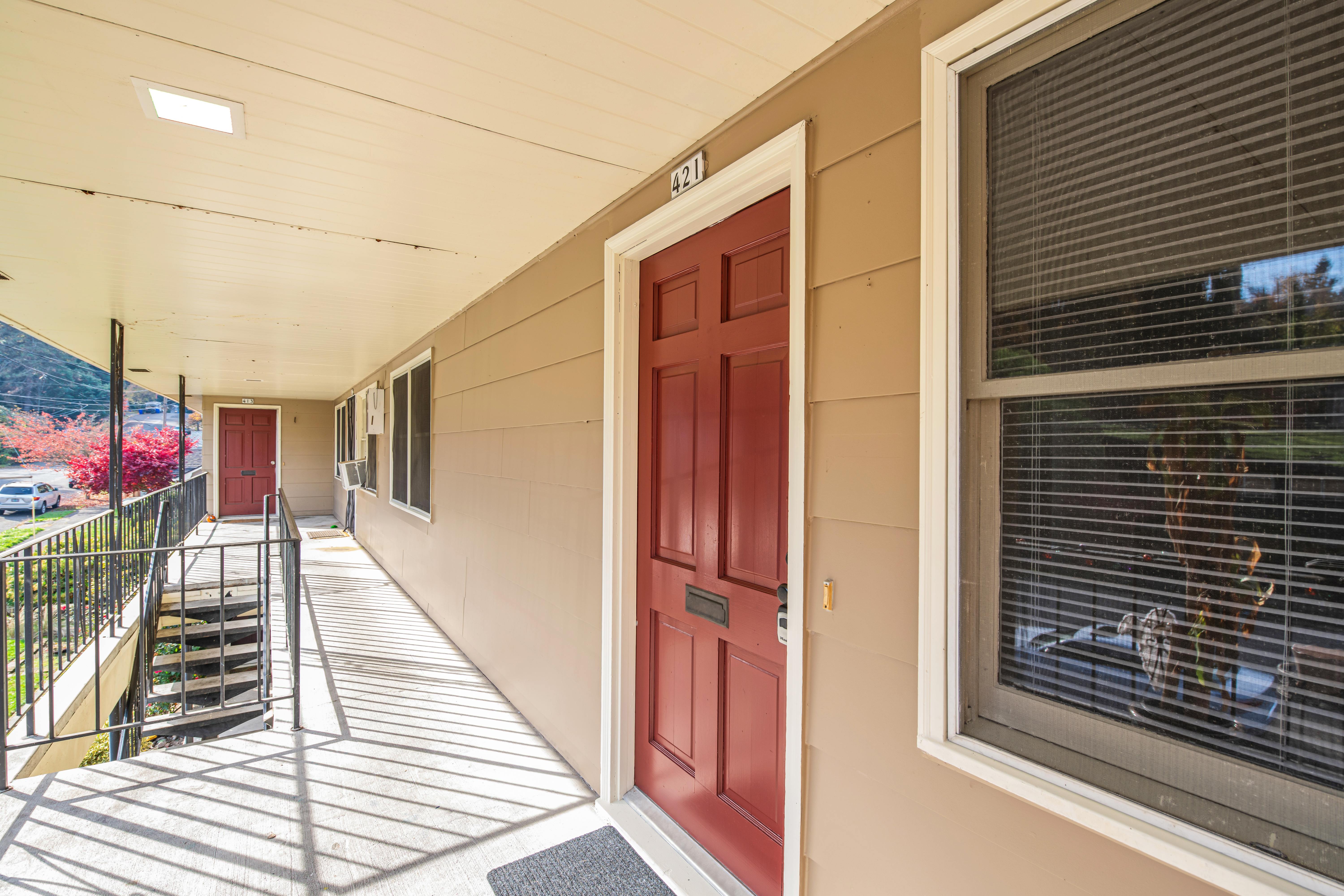 Monroe Manor Apartments – photo 5