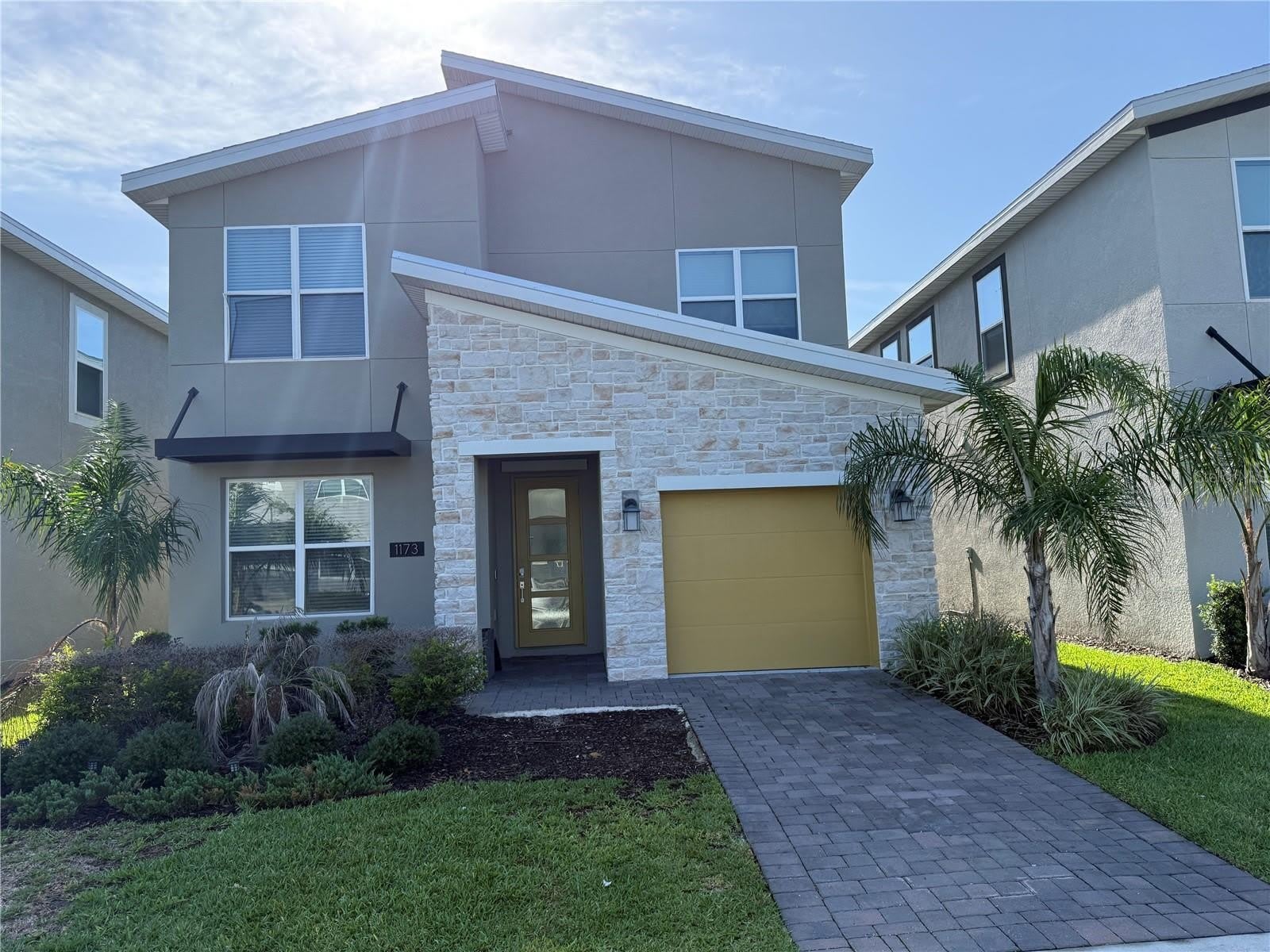 1173 Kingsbarn Street – photo 2
