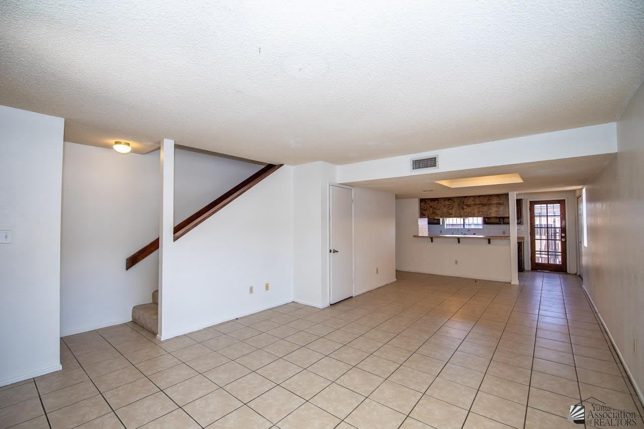 833 S AVE A – photo 5