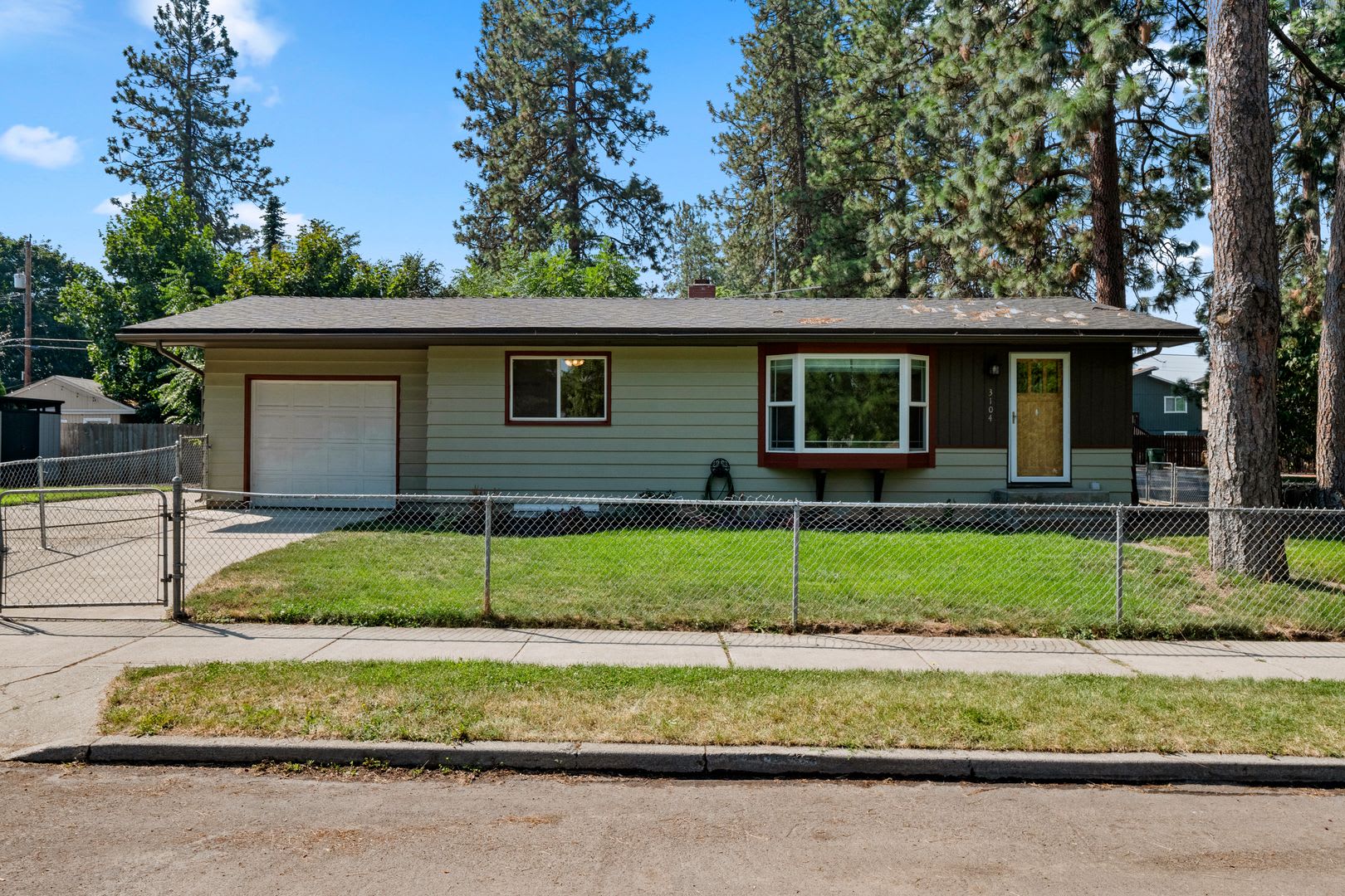 **Free Month of Rent** South Hill Corner Lot 5 Bed 1 Bath updated Home Available NOW – photo 1