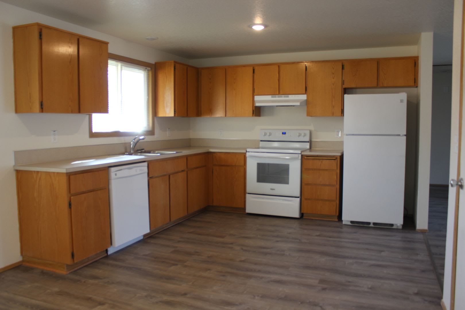 3 bedroom 1 bath home in Hillsboro near Max line – photo 5