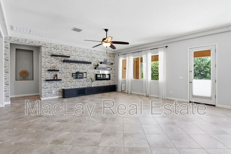 1142 E Bajor St – photo 5