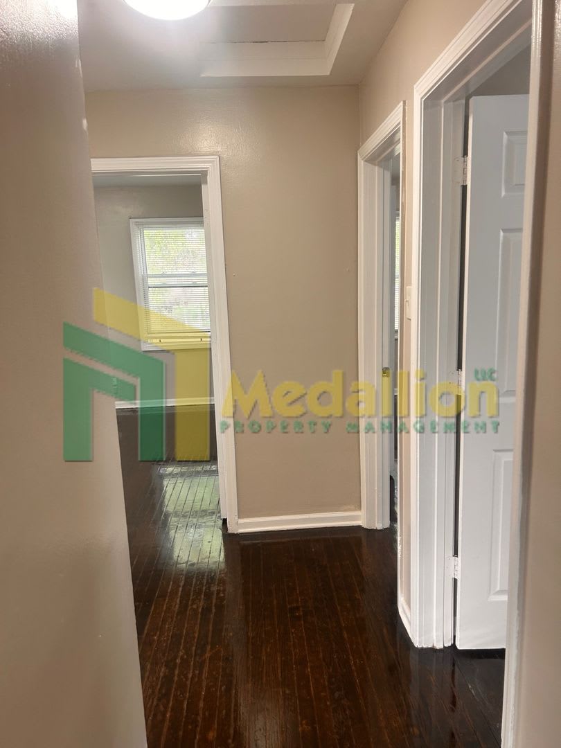Updated 3-Bedroom Raised Brick Ranch with Spacious Backyard – photo 4