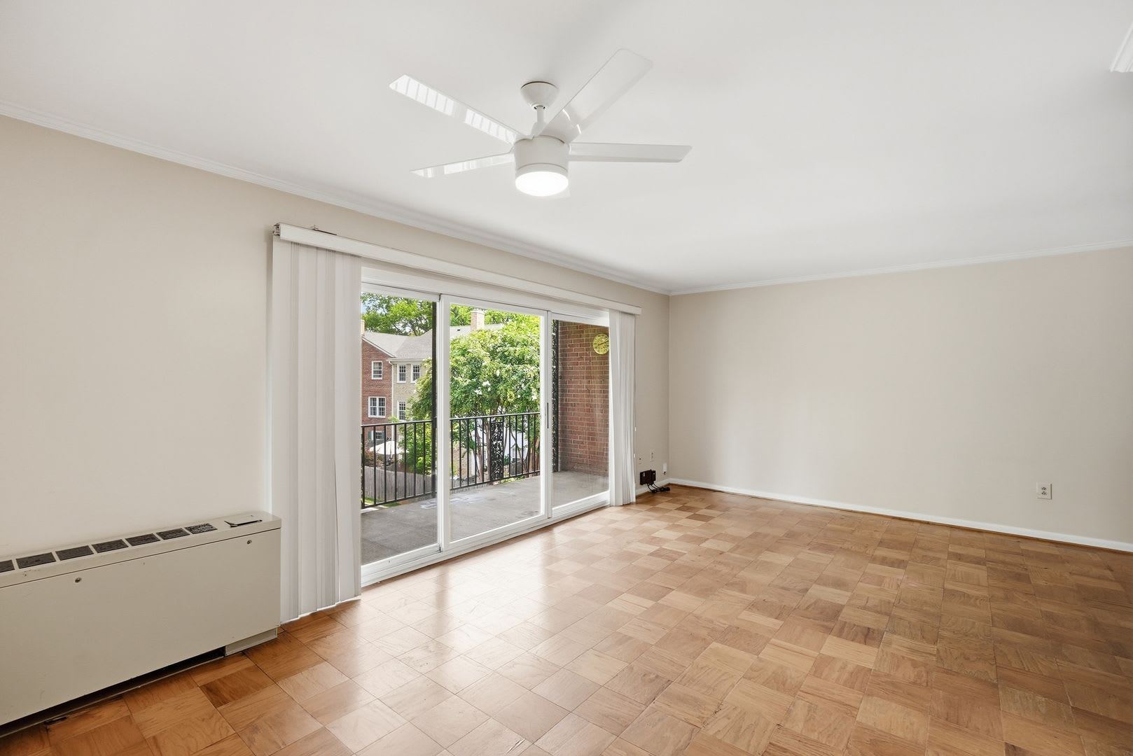 Incredible Value In Chevy Chase 2Br With Huge Balcony Utilities Included – photo 4