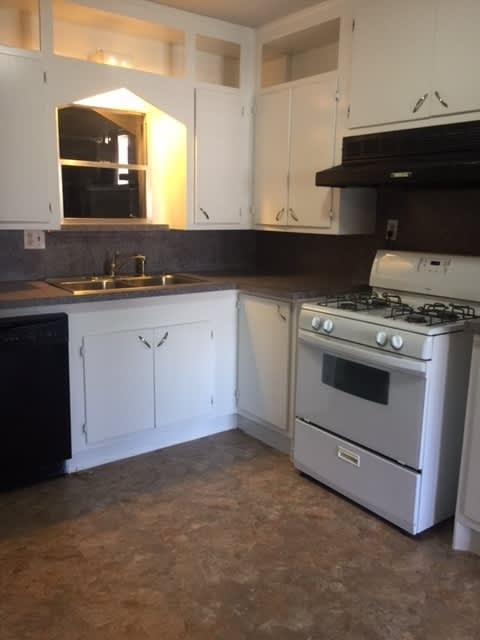 Minutes from OCU, Downtown, Chesapeake and more! – photo 5