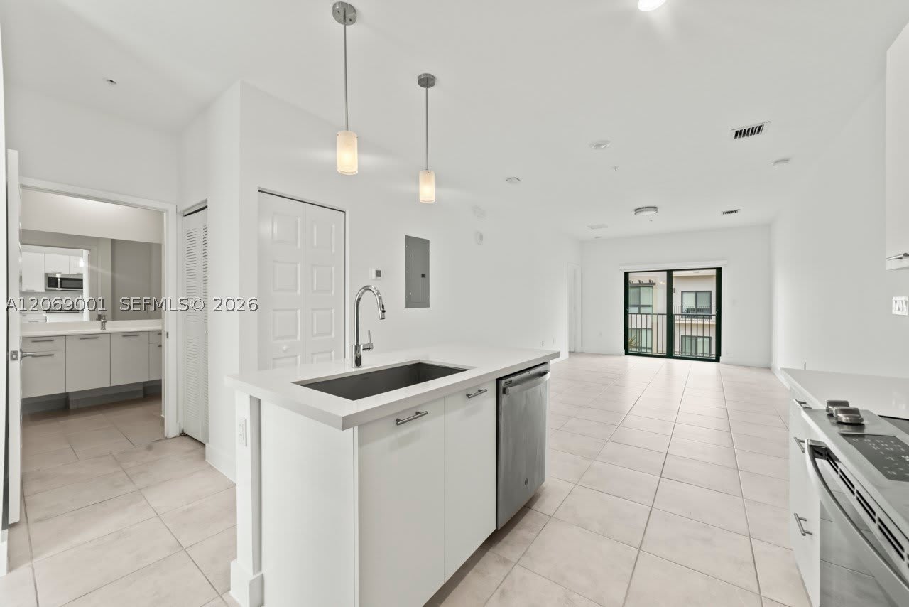 8301 NW 41st St – photo 4