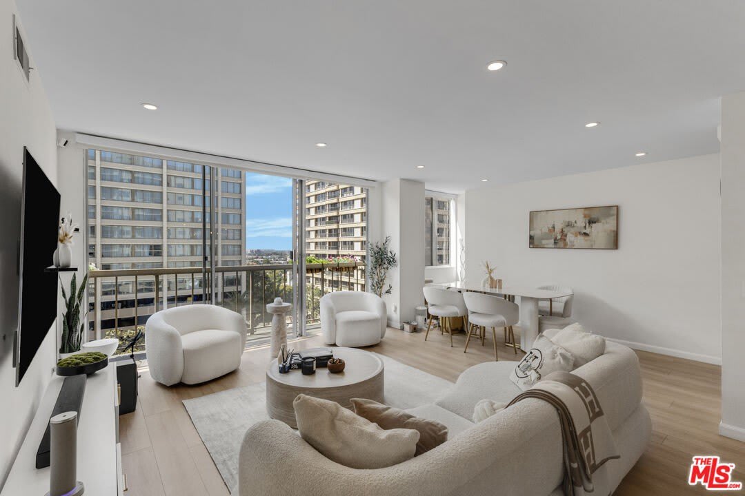 10747 Wilshire Blvd – photo 1