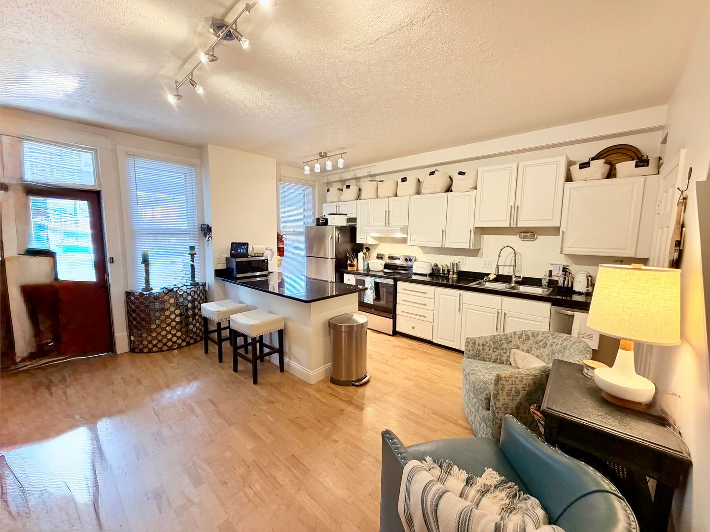2 bedroom brick townhouse – photo 2