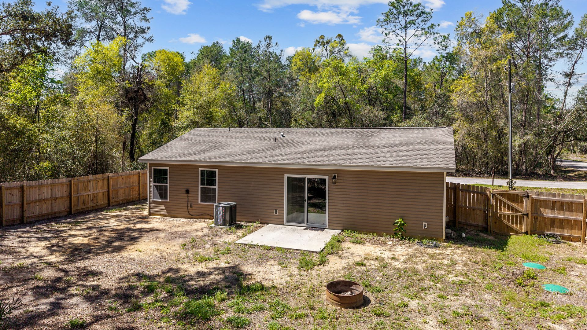 Newer 3 2 In The Country With Fenced Yard And Shed – photo 2