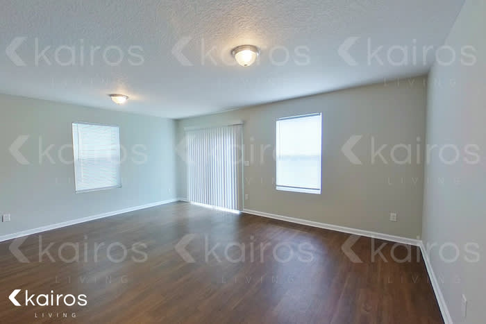 1331 Mull Street – photo 2