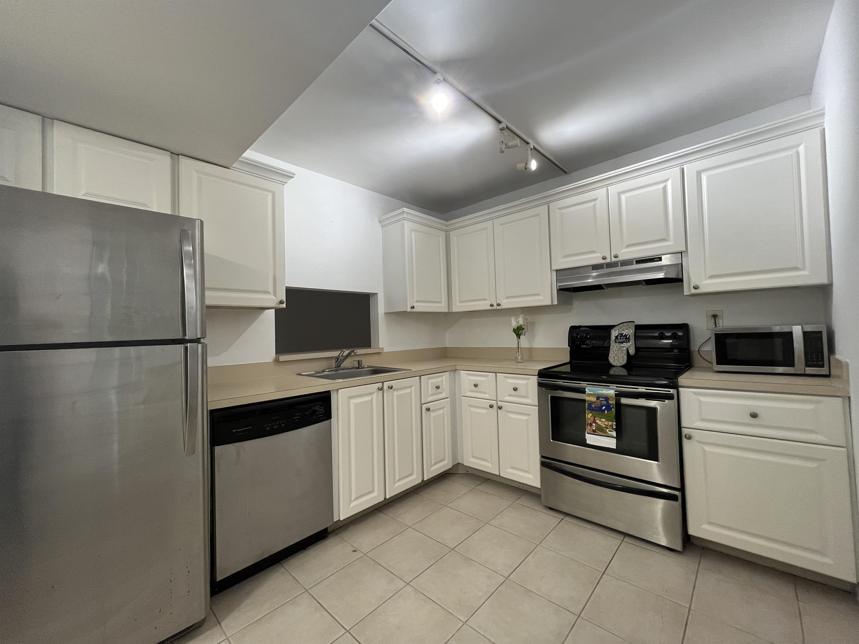 701 North Pine Island Rd #202 – photo 3