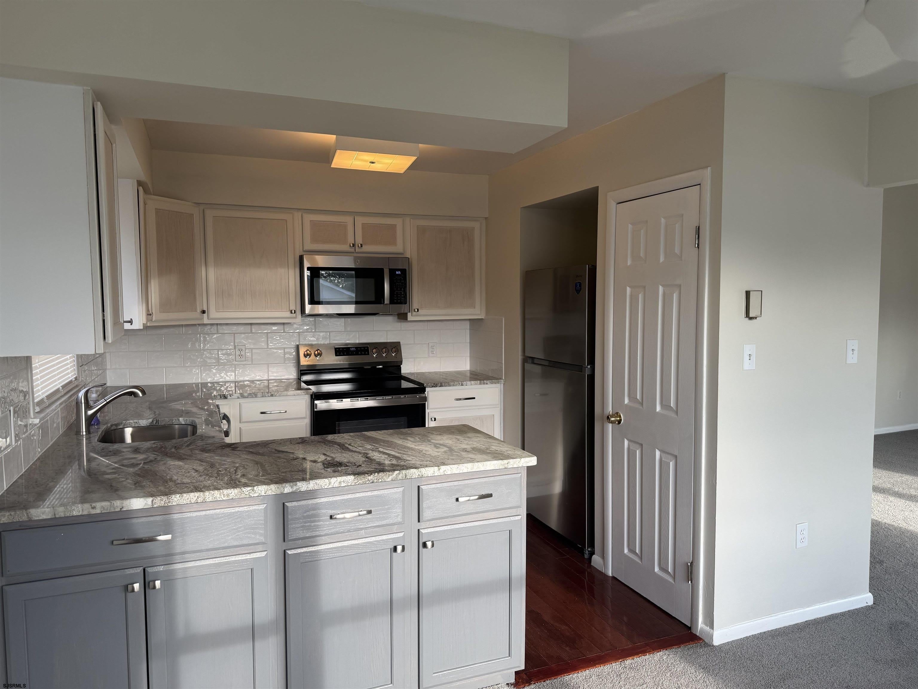 33 Lighthouse Dr – photo 3
